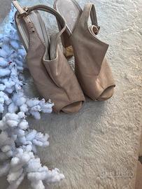 Scarpe beige con tacco tipo camosciato da donna