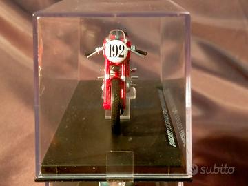 Modellino 1/24 Ducati 125 Gran Sport Marianna 1956