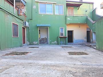 Appartamento piano terra con cortile