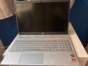 HP Pavilion 15 Ryzen 5 usato pochissimo