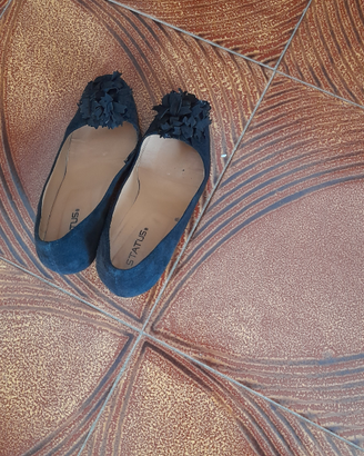 Scarpe di marca STATUS con tacchetto unito