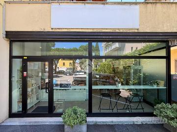 NEGOZIO A DESENZANO DEL GARDA