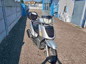 Kymco People S 250