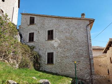 CASA SEMINDIPENDENTE A SELLANO