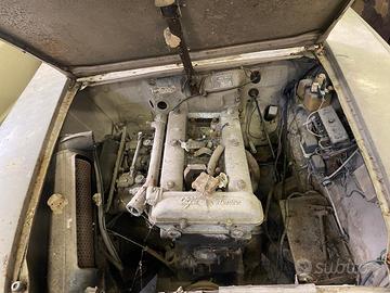 Alfa Romeo Giulia 1600 biscione