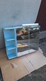 Mobile  specchiera conten con mensole e luce. Ikea