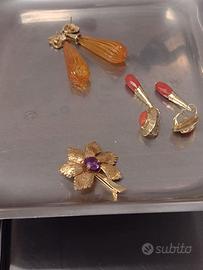 2 paia orecchini oro,corallo, alessandrite