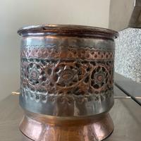 vaso vintage in rame antico lavorato