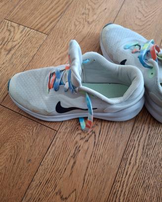 Scarpa Nike n.35.5