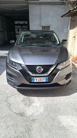 Nissan Qashqai 1.5 dci cambio automatico 