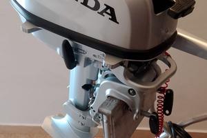 Motore Honda 6 CV compresa barca carrello e telo