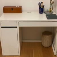 Scrivania bianca Ikea Micke 105x50