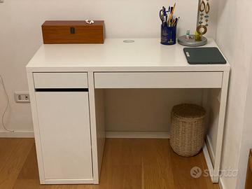 Scrivania bianca Ikea Micke 105x50