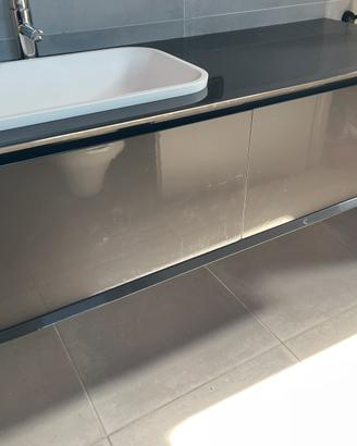 Mobile da bagno sospeso