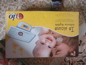 bilancia pesa neonato