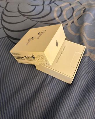 Apple Airpods  4 con NC e ricarica wireless