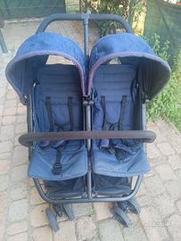 Passeggino gemellare/fratellare