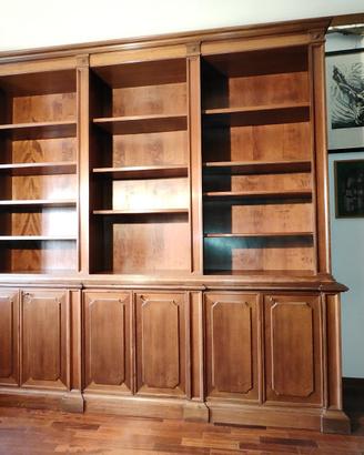 LIBRERIA  E 2 MOBILI BASSI  LEGNO MASSELLO ANNI 70