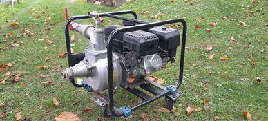 Motopompa per acqua con motore 4 T
