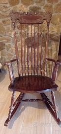 Sedia a dondolo in legno