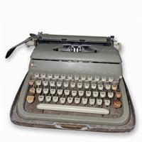 Everest K2, macchina da scrivere