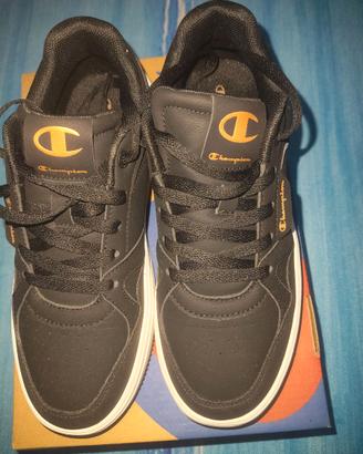 Scarpe nere Champion n°40