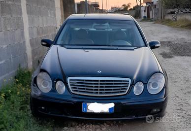 MERCEDES E270 CDI PER RICAMBI