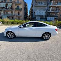 Mercedes-Benz C220 CDI Coupé BlueEFFICIENCY