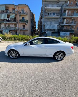 Mercedes-Benz C220 CDI Coupé BlueEFFICIENCY