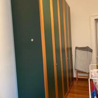 ARMADIO vestiti ampio e pregiato