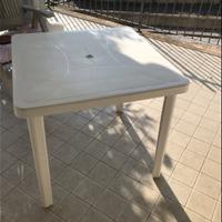 Tavolo da giardino