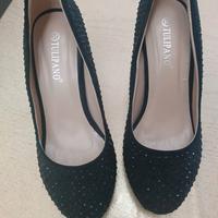 Scarpe decolletè nere punta chiusa tacco sottile