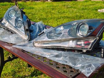 Set fari anteriori Lexus IS 220D-250-350 originali