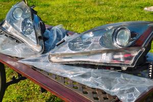 Set fari anteriori Lexus IS 220D-250-350 originali