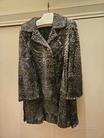 Pelliccia Asrakan grigia