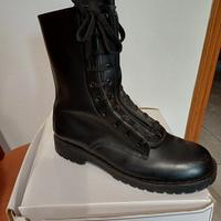 Stivali simil anfibi con cerniera n.47 € 60