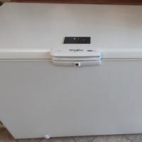 Congelatore a pozzetto Whirlpool a+++