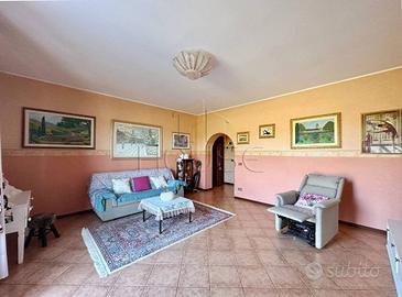 Appartamento di 120 m² con 4 locali e box auto dop