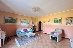 Appartamento di 120 m² con 4 locali e box auto dop