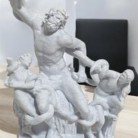 Gruppo scultoreo laocoonte color marmo  16x11x6cm