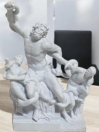 Gruppo scultoreo laocoonte color marmo  16x11x6cm