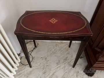 Tavolo antico portatelevisore