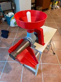 macchina per passata pomodoro