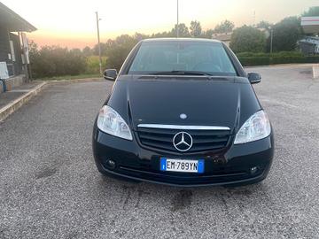 MERCEDES A 160 DAVVERO MOLTO BELLA GUARDA