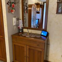 Mobile ingresso in legno con specchio