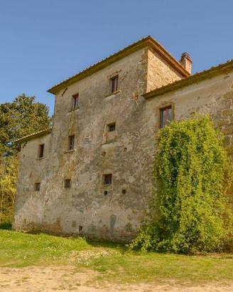 Rustico / Casale di 650 m² con più di 5 locali a A