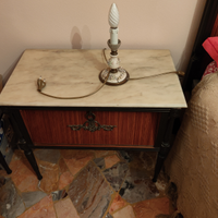 Comodino e comò con specchiera retro