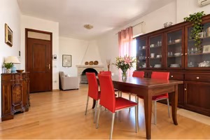 Semindipendente con terrazza sovrastante