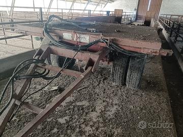 carrello tre assi trasporto mietitrebbie o carri b