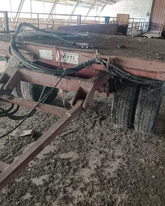 carrello tre assi trasporto mietitrebbie o carri b